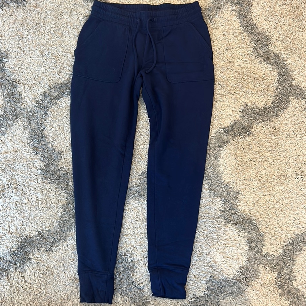 Navy vineyard vines sweatpants